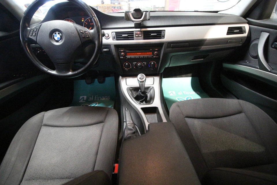 BMW 320i 2,2 Touring 5d