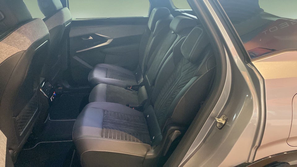 Peugeot e-5008 77 GT Pack 7prs 5d