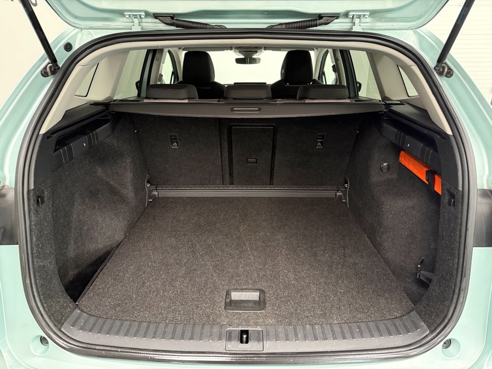 Skoda Enyaq 60 iV Selection Lodge 5d