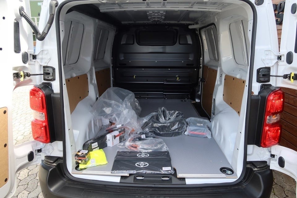 Toyota ProAce 75 Medium Comfort Master