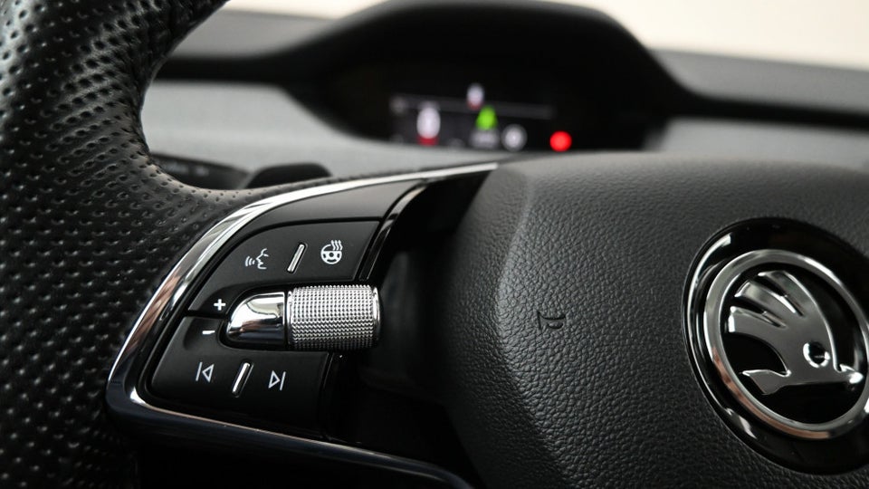 Skoda Enyaq 60 iV Plus 5d