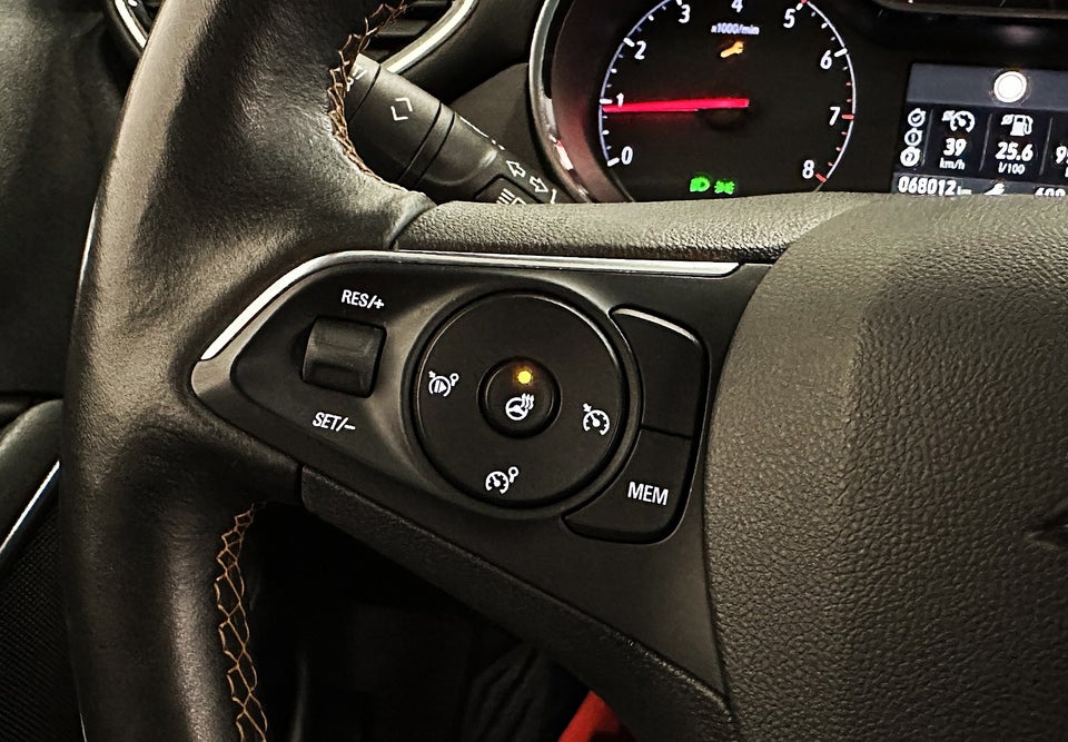 Opel Crossland X 1,5 D 102 Elegance 5d