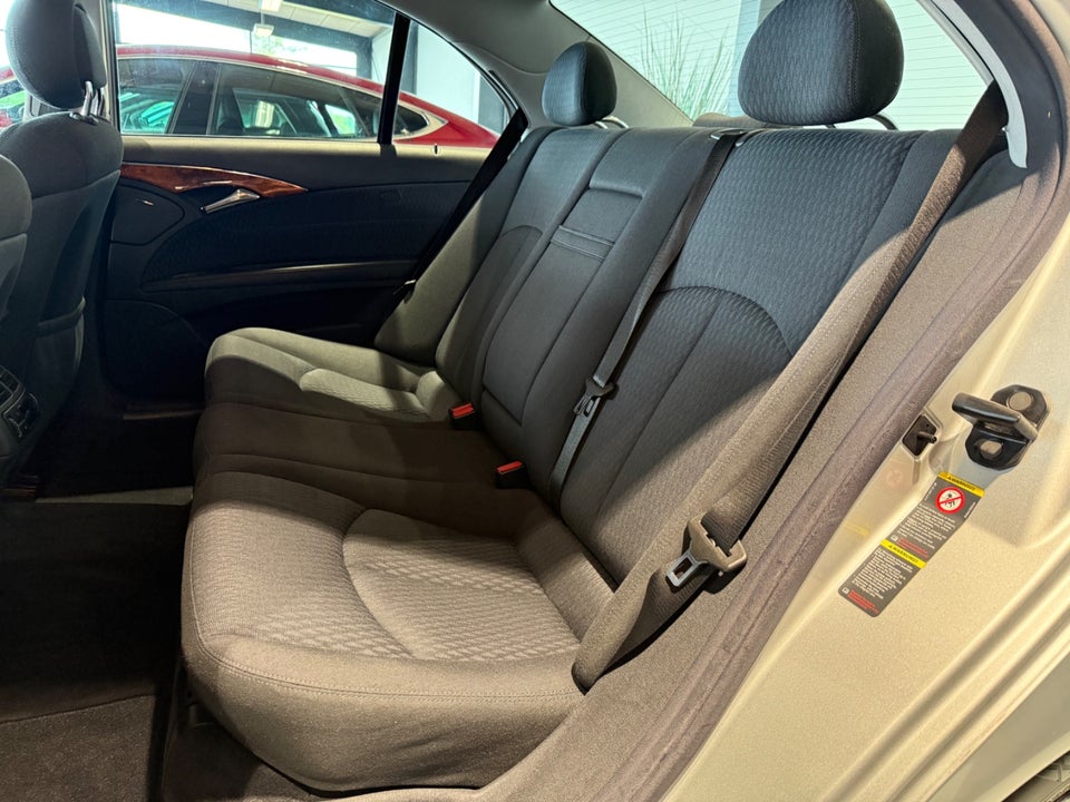 Mercedes E240 2,6 Elegance aut. 4d