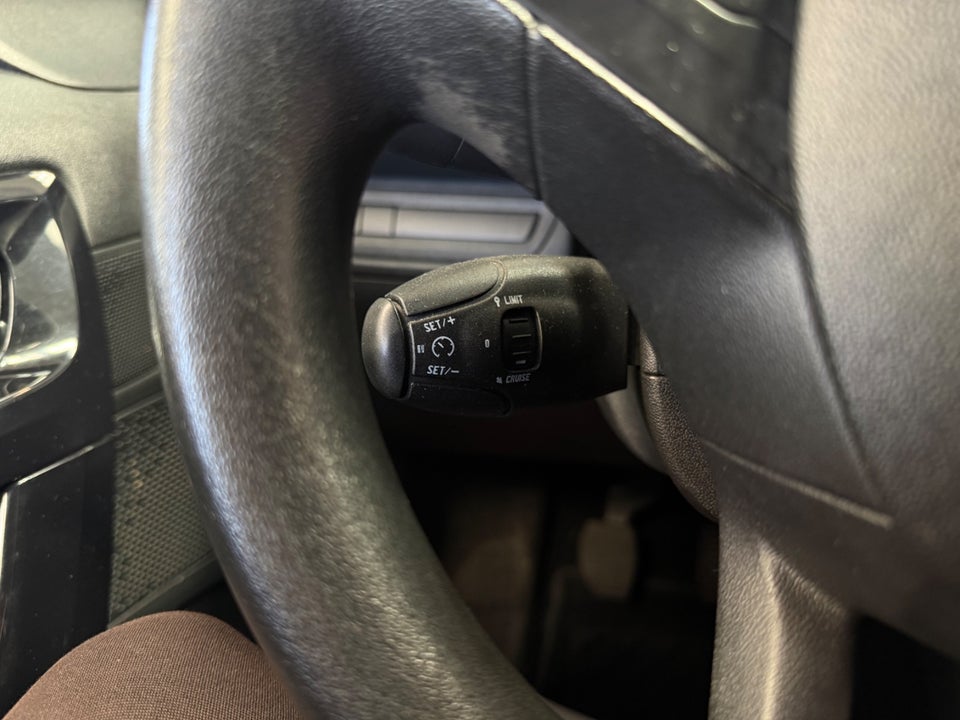 Peugeot 208 1,2 VTi Active 5d