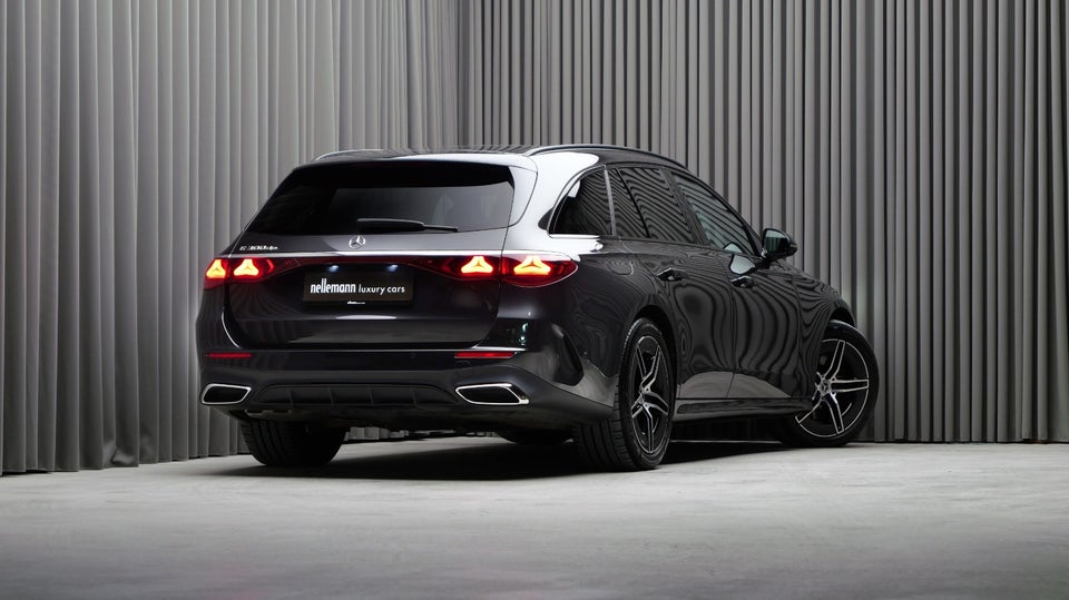 Mercedes E300 de 2,0 AMG Line stc. aut. 4Matic 5d