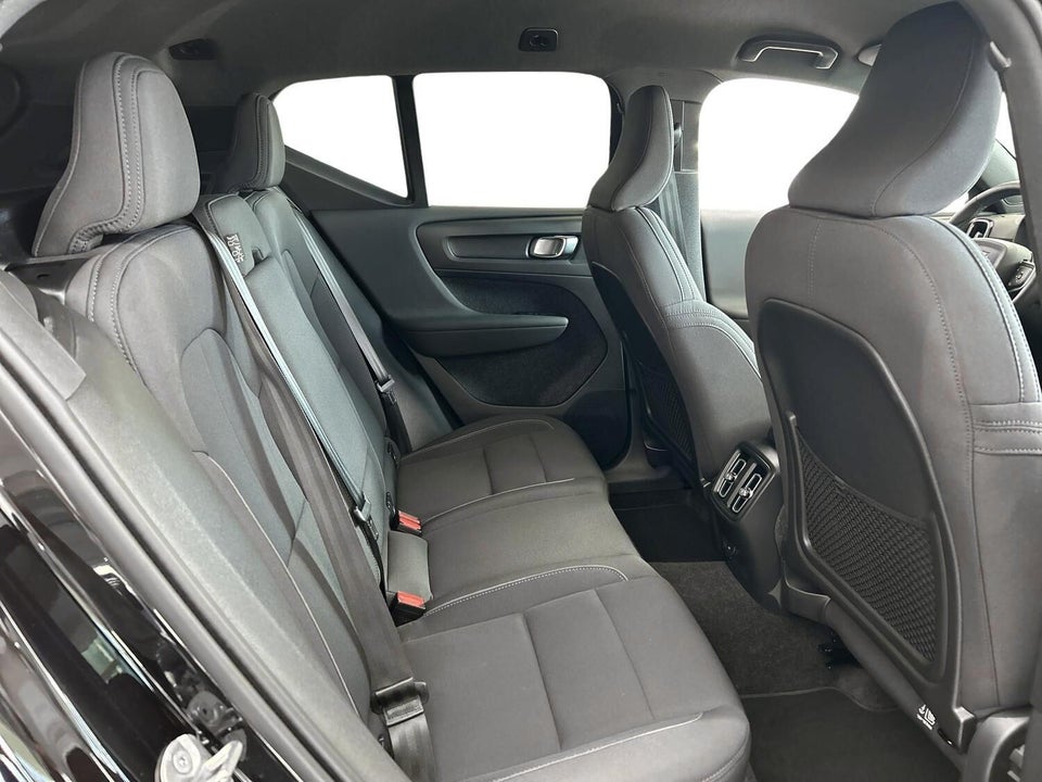Volvo EX40 Standard Range Plus 5d