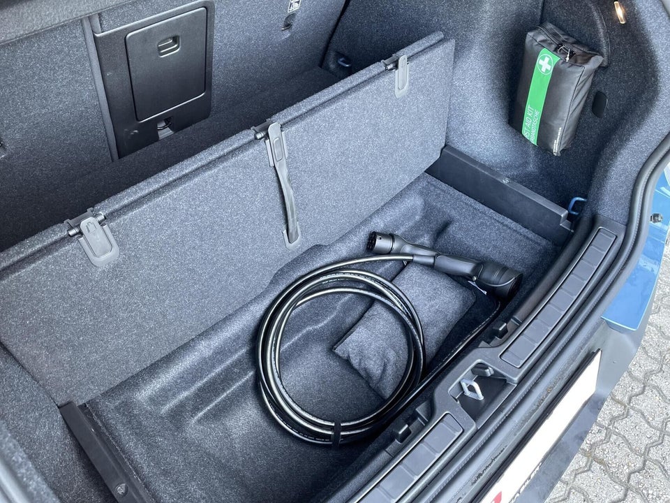 Volvo EX40 Extended Range Plus 5d