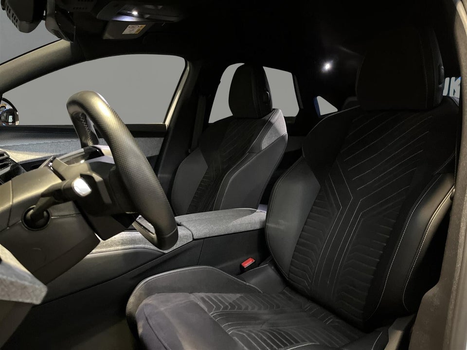 Peugeot e-3008 77 GT Pack 5d