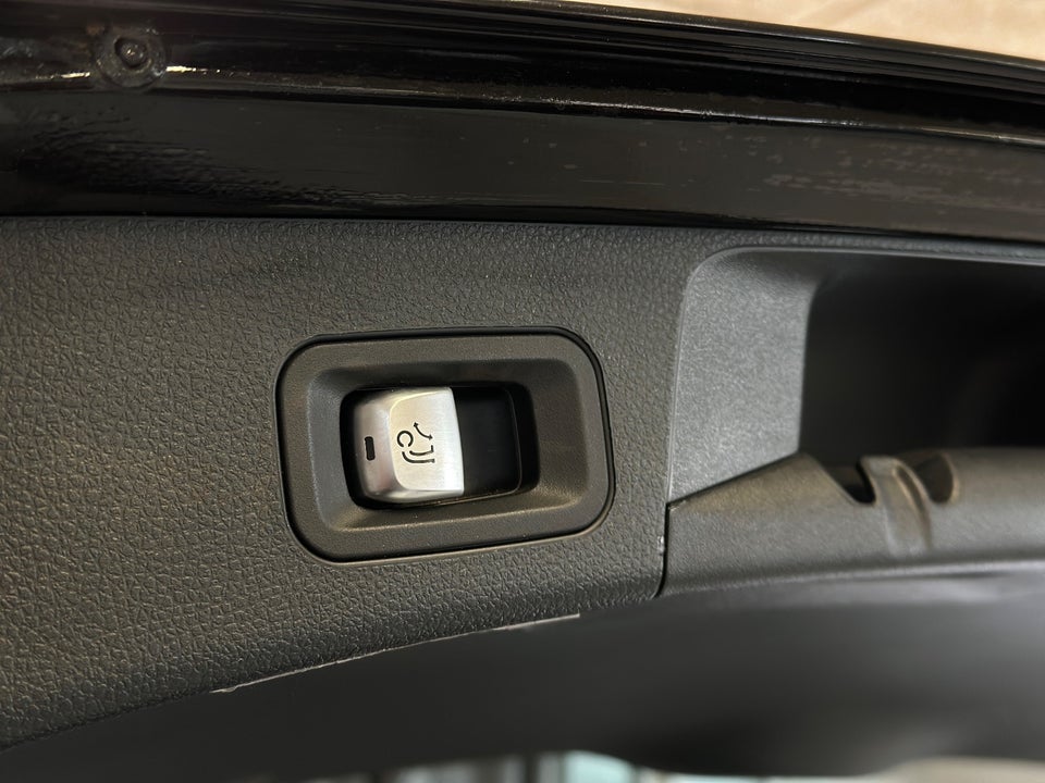 Mercedes C200 2,0 AMG Line stc. aut. 5d