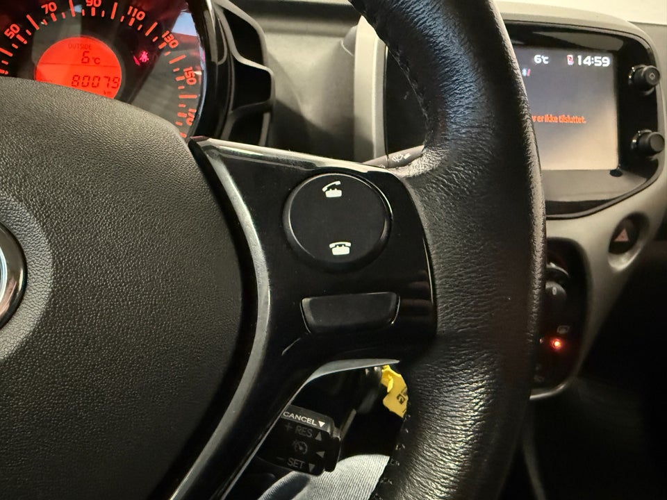 Toyota Aygo 1,0 VVT-i x-play 5d