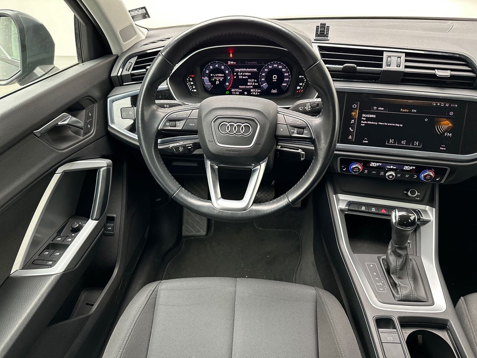 Audi Q3 35 TFSi Advanced Prestige S-tr. 5d