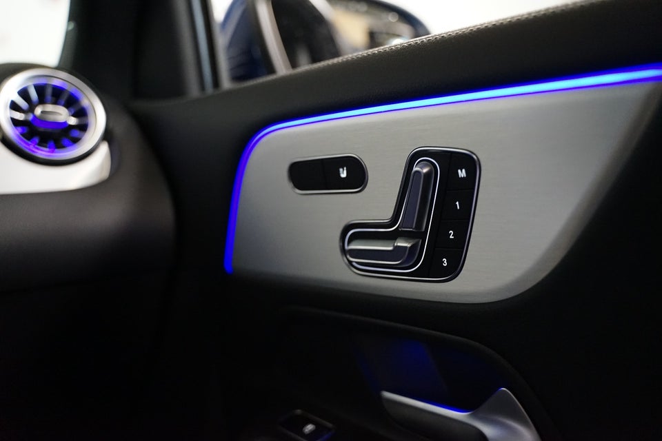 Mercedes EQA300 Progressive 4Matic 5d