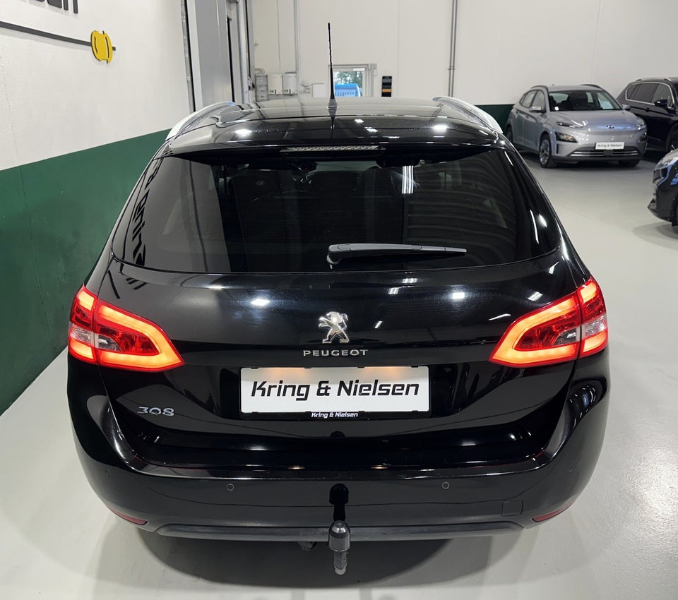 Peugeot 308 1,6 BlueHDi 120 Allure Sky 5d