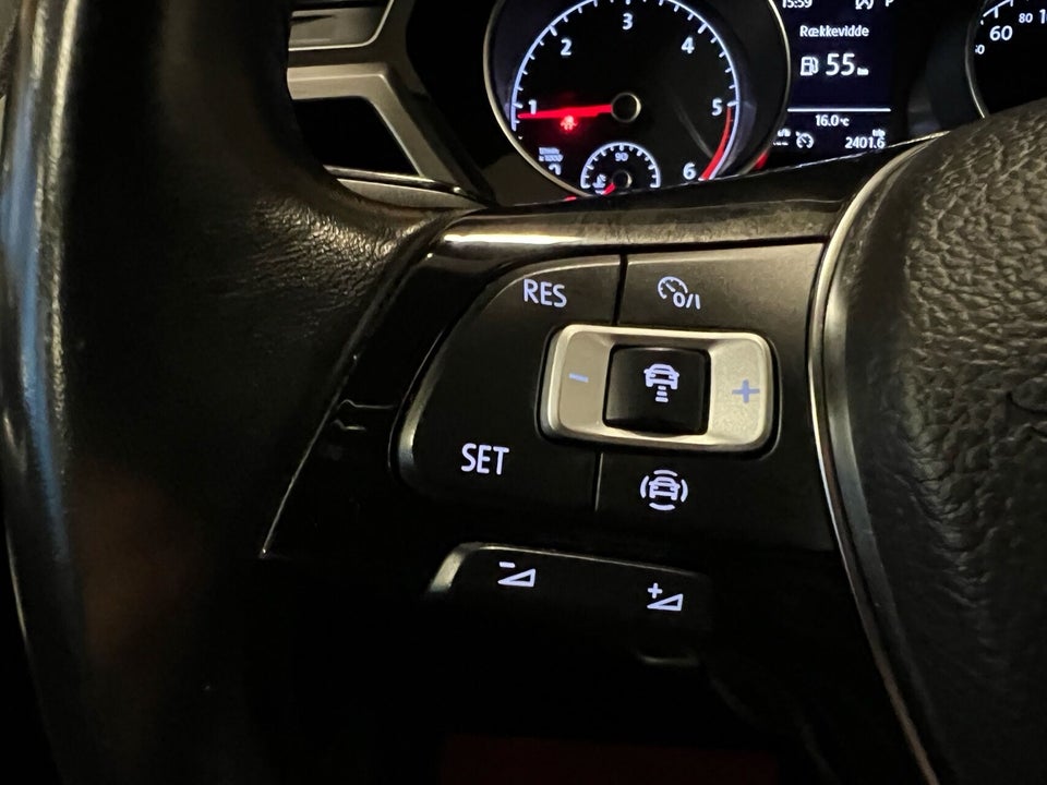 VW Touran 1,6 TDi 115 Comfortline Connect DSG 7prs 5d