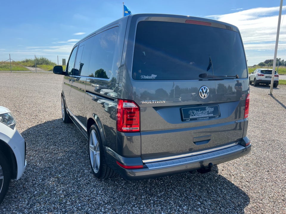 VW Multivan 2,0 TDi 204 Highline DSG 4Motion kort