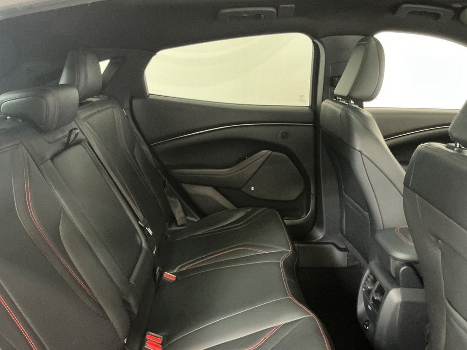 Ford Mustang Mach-E 98 Extended Range AWD 5d