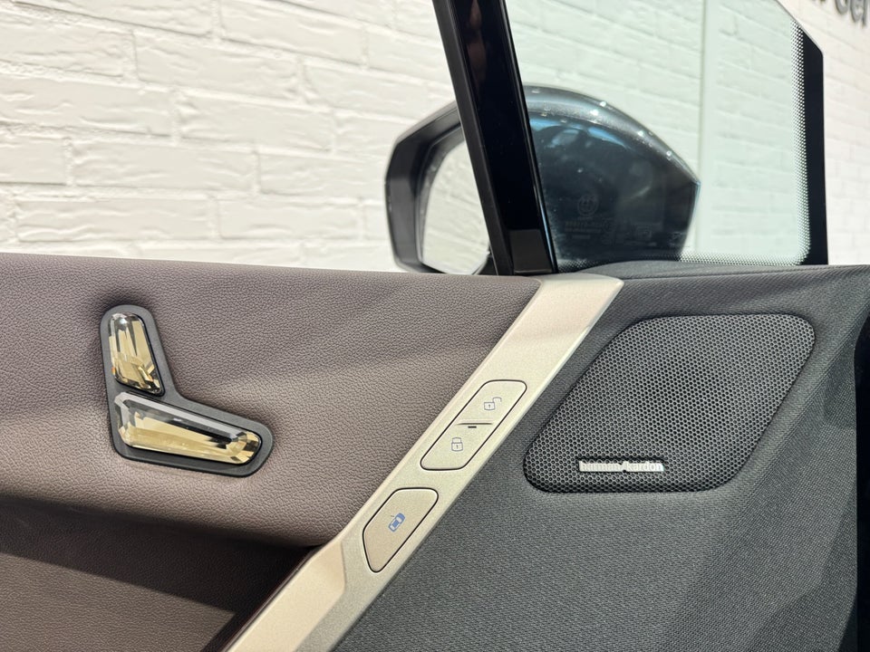 BMW iX xDrive40 Supercharged 5d