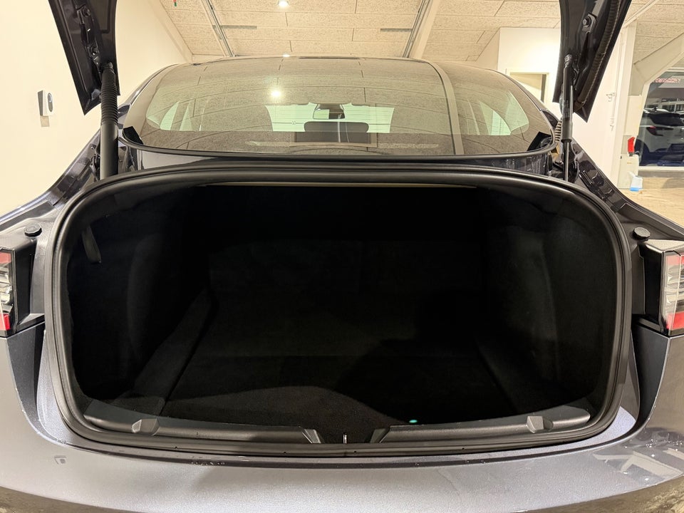 Tesla Model 3 RWD 4d