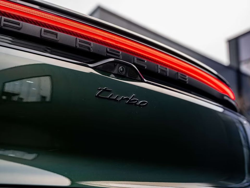 Porsche Macan Turbo 5d