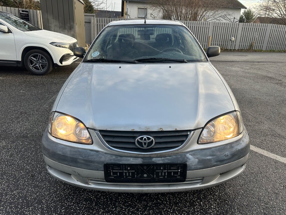 Toyota Avensis 1,6 Terra 4d