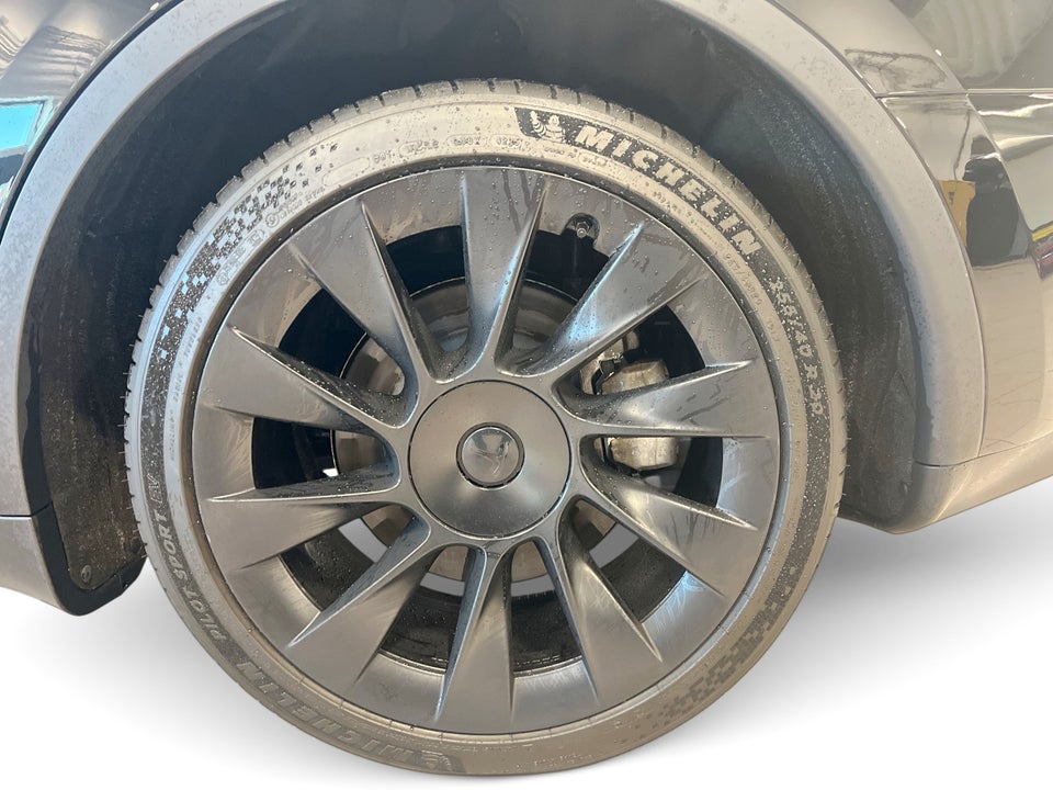 Tesla Model Y RWD 5d