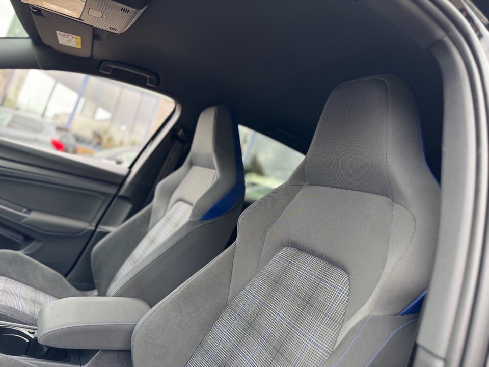 VW Golf VIII 1,4 GTE DSG 5d