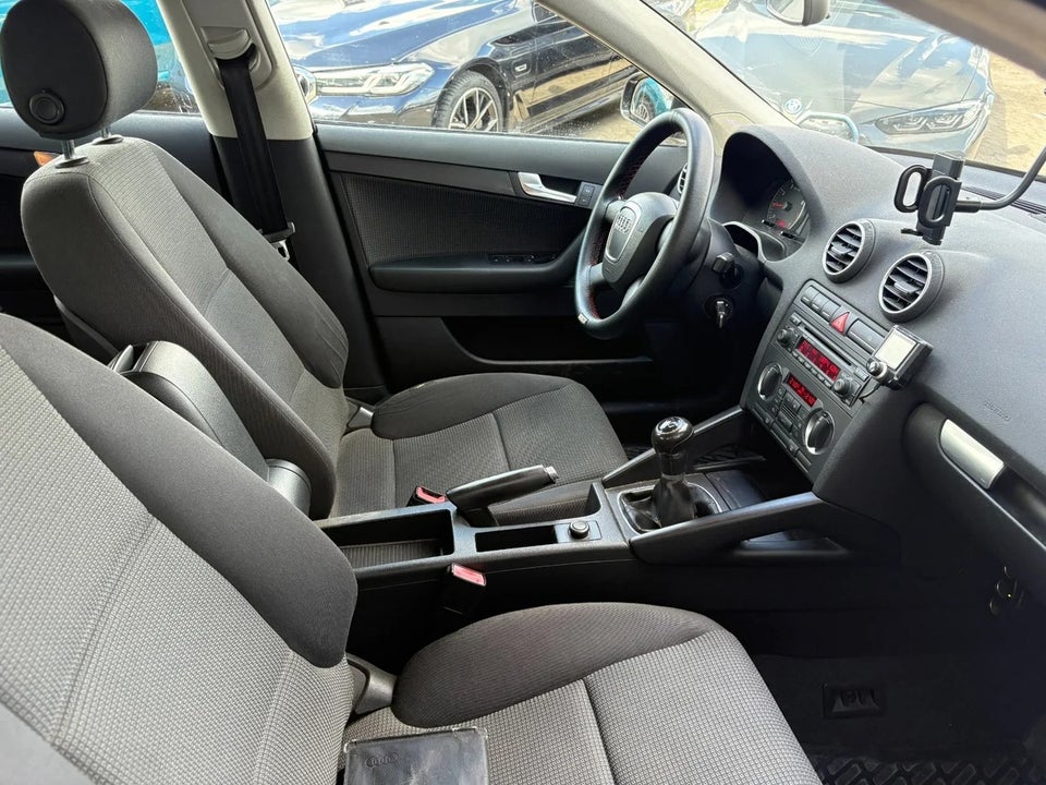 Audi A3 1,6 Ambiente Sportback 5d