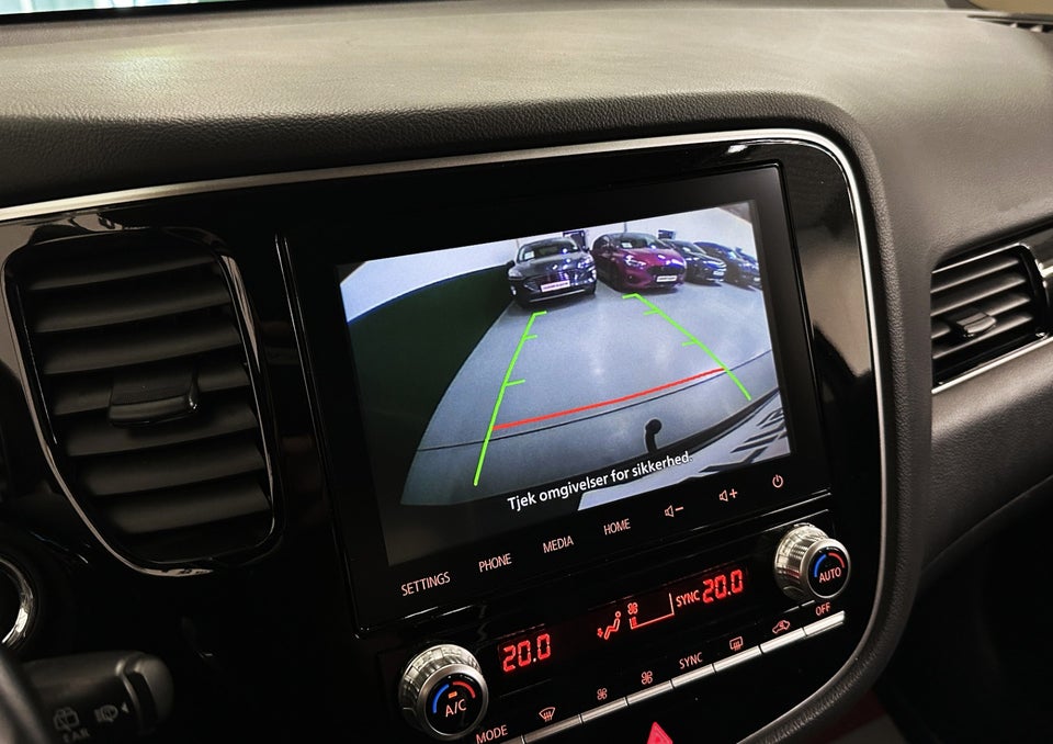 Mitsubishi Outlander 2,4 PHEV Luxury CVT 4WD 5d