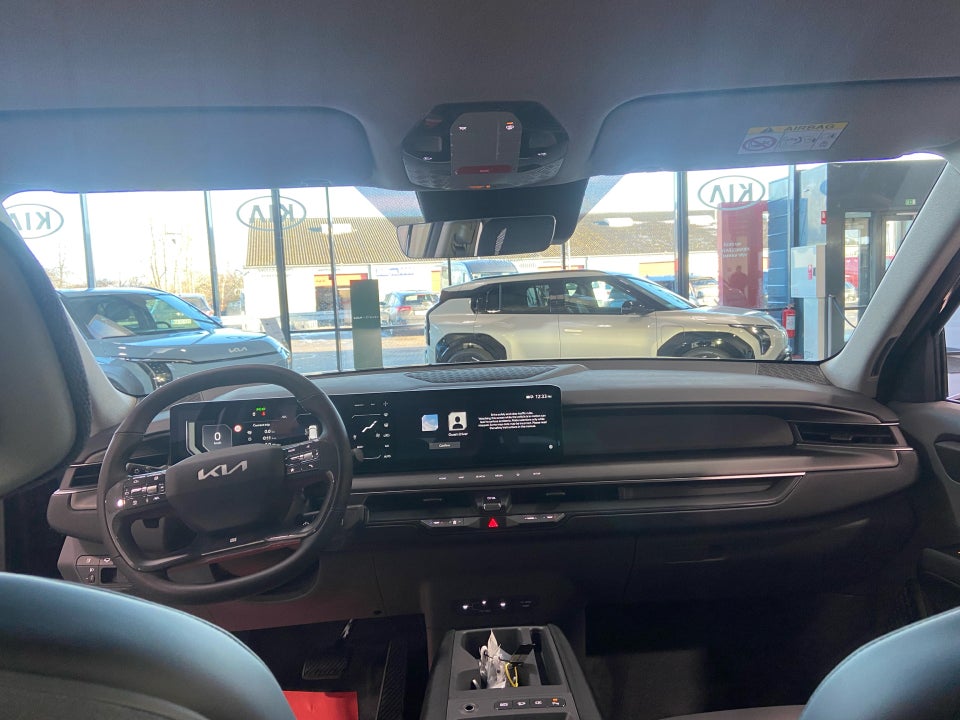 Kia EV9 76 Standard Range Upgrade RWD 7prs 5d