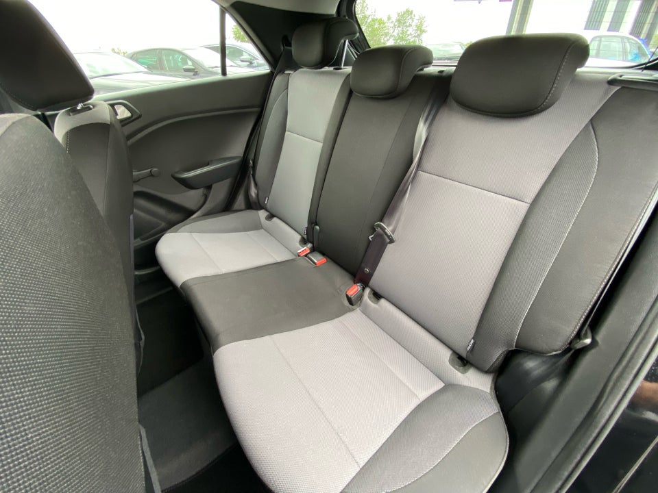 Hyundai i20 1,25 Life 5d