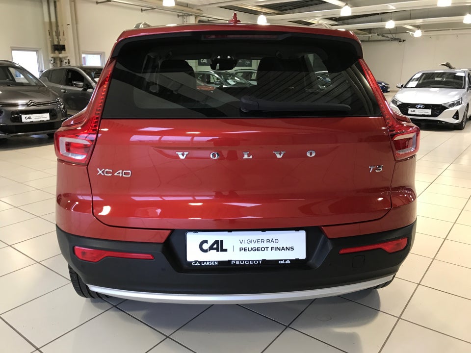 Volvo XC40 1,5 T3 156 Momentum 5d