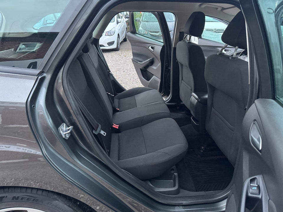 Ford Focus 1,0 SCTi 100 Titanium stc. 5d