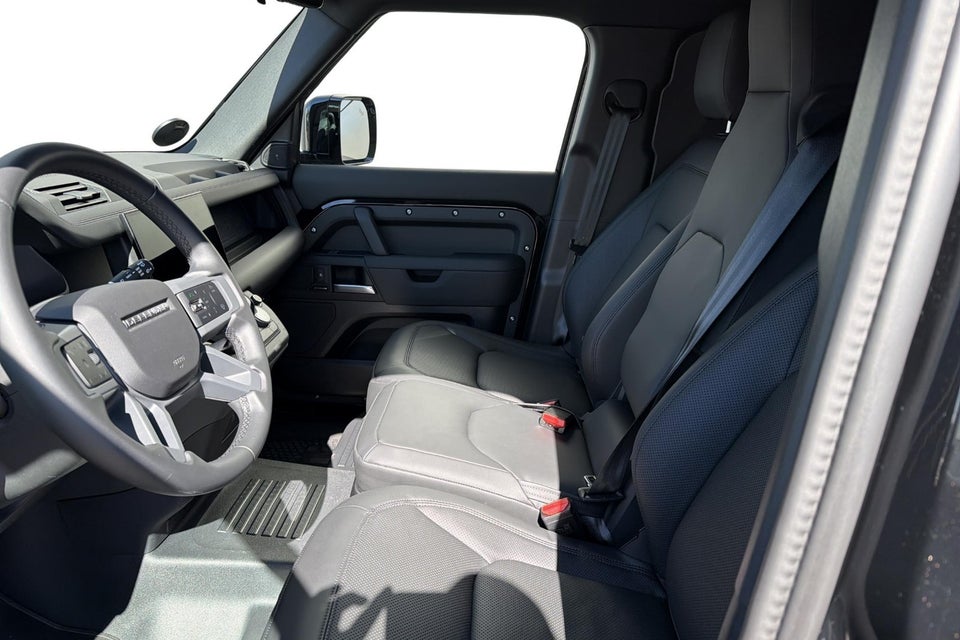 Land Rover Defender 110 3,0 D250 Hard Top X-Dynamic SE aut. Van 5d