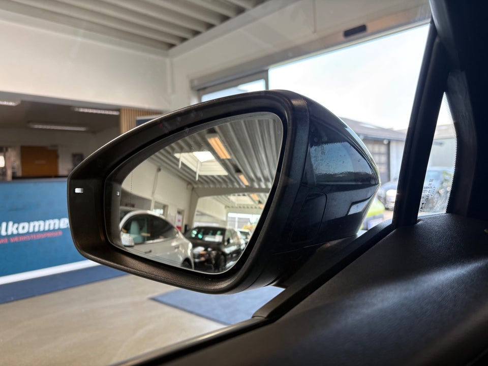 Audi Q4 e-tron 40 Advanced 5d