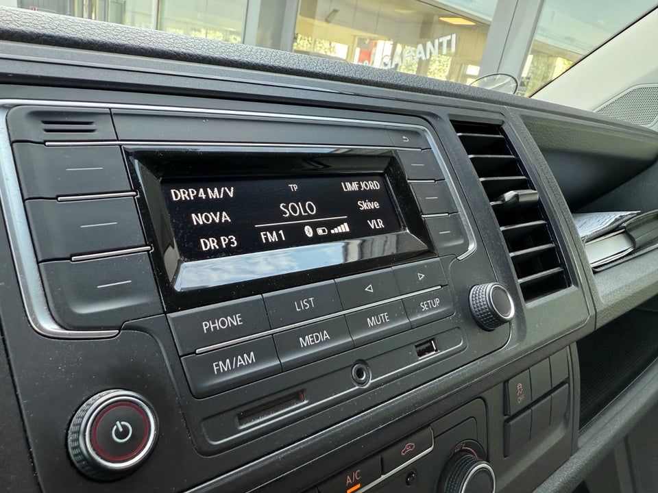 VW Transporter 2,0 TDi 102 Kassevogn kort