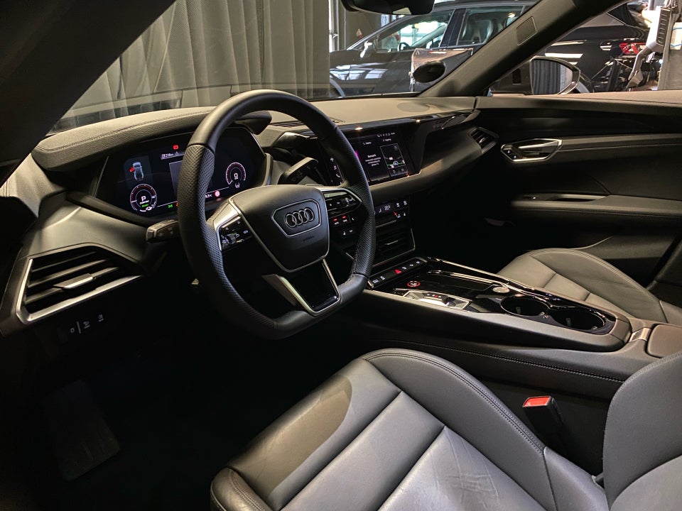Audi e-tron GT quattro 4d