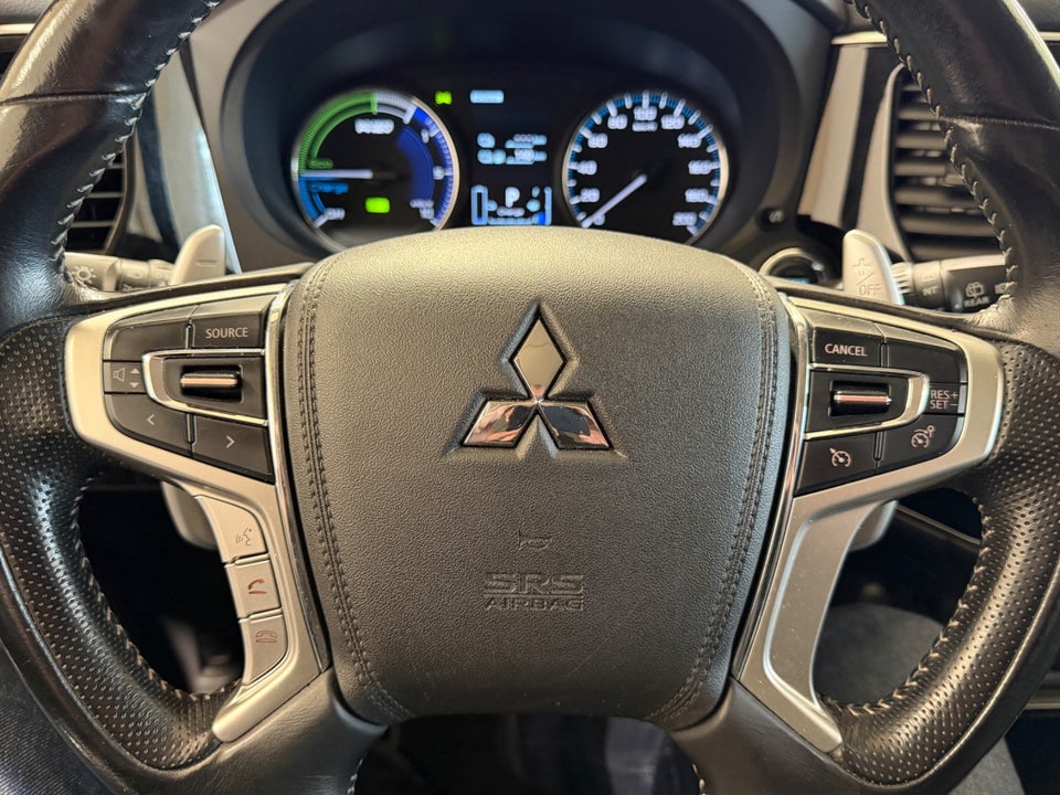 Mitsubishi Outlander 2,4 PHEV Instyle CVT 4WD 5d