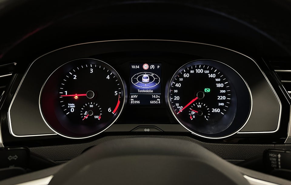 VW Passat 2,0 TDi 150 R-line DSG 4d