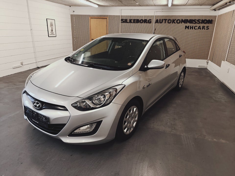 Hyundai i30 1,6 CRDi 110 XTR Eco 5d