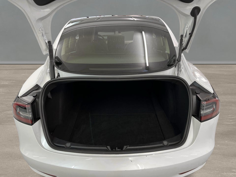 Tesla Model 3 Long Range RWD 4d