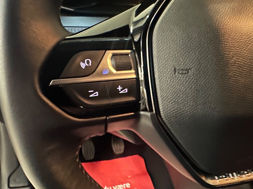 Peugeot 208 1,2 PureTech 100 Selection Sport 5d