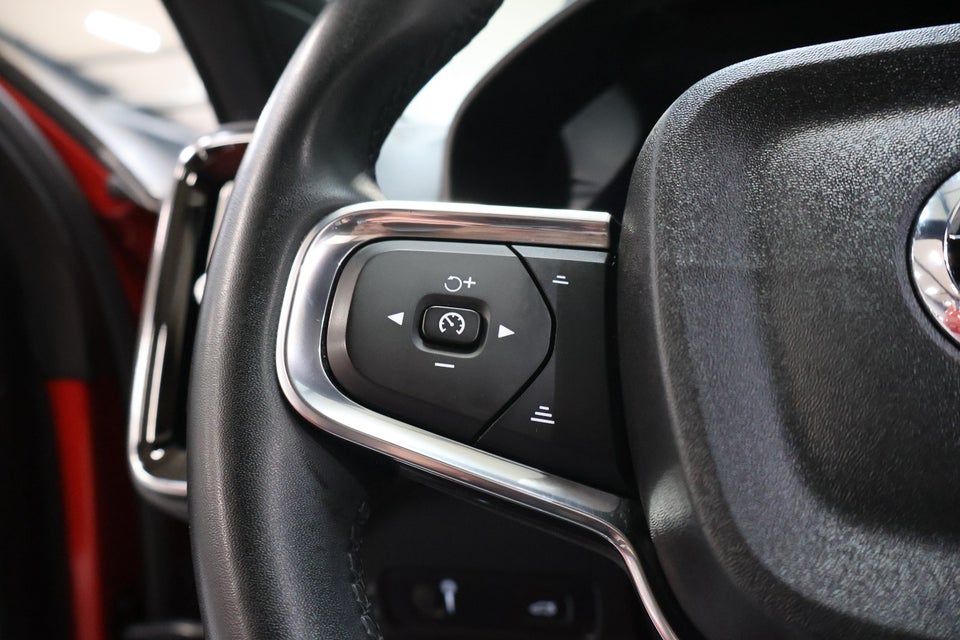 Volvo XC40 P8 ReCharge Twin Pro 5d