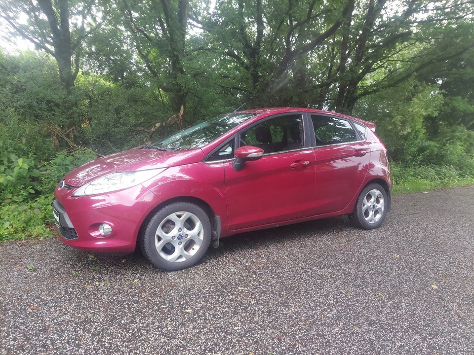 Ford Fiesta 1,6 Ti-VCT Titanium 5d