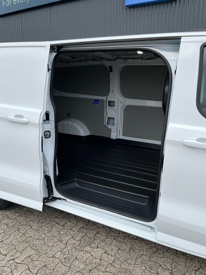 Ford Transit Custom 300 L2 2,0 EcoBlue Limited aut.