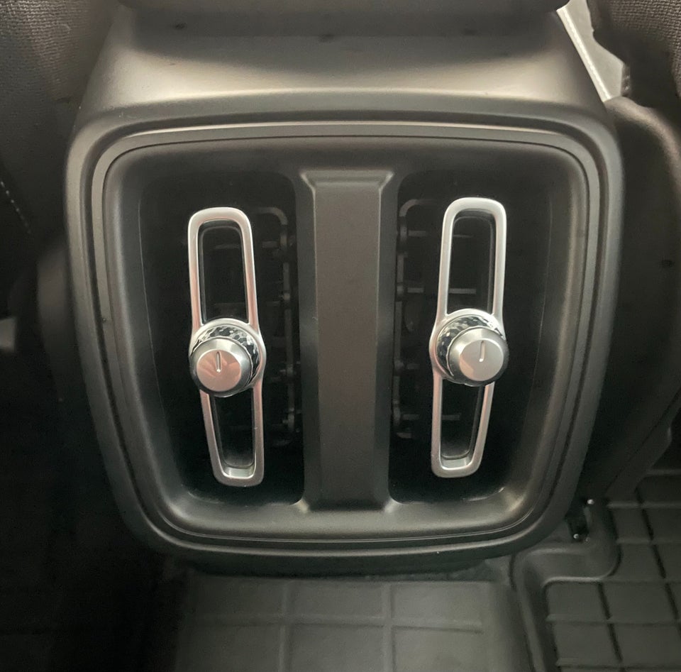 Volvo XC40 2,0 T4 190 Momentum aut. 5d