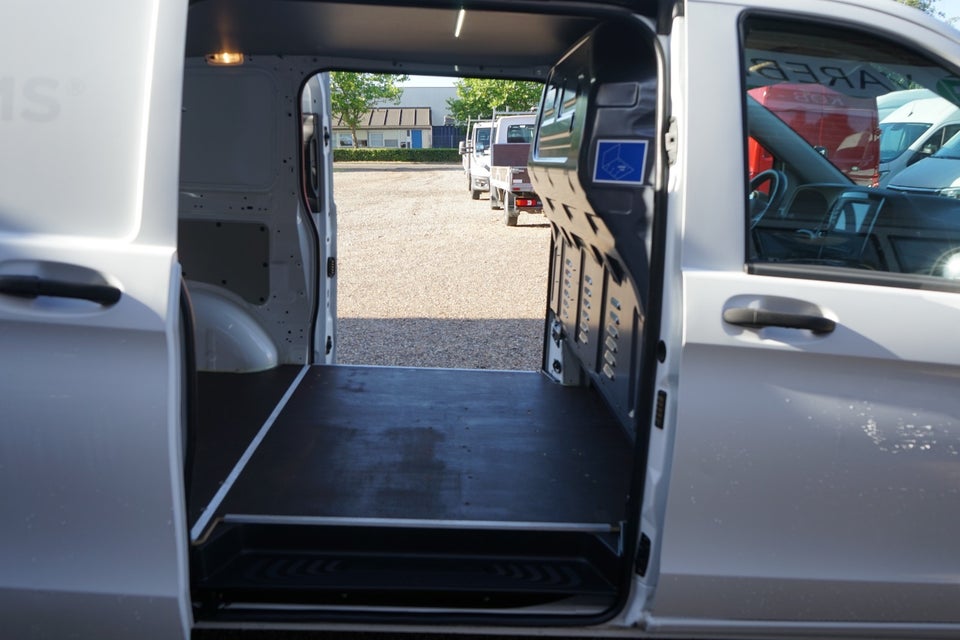 Mercedes Vito 114 2,0 CDi Kassevogn aut. L RWD