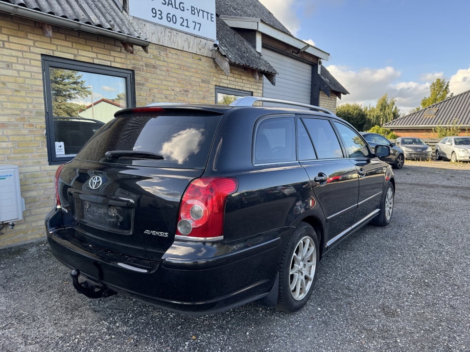 Toyota Avensis 1,8 VVT-i Sol stc. 5d