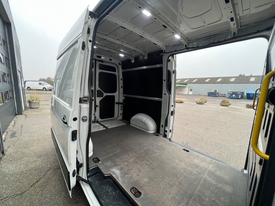 VW Crafter 35 2,0 TDi 177 Kassevogn L3H3