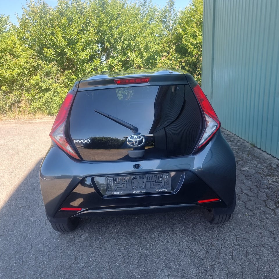 Toyota Aygo 1,0 VVT-i x-play x-shift 5d