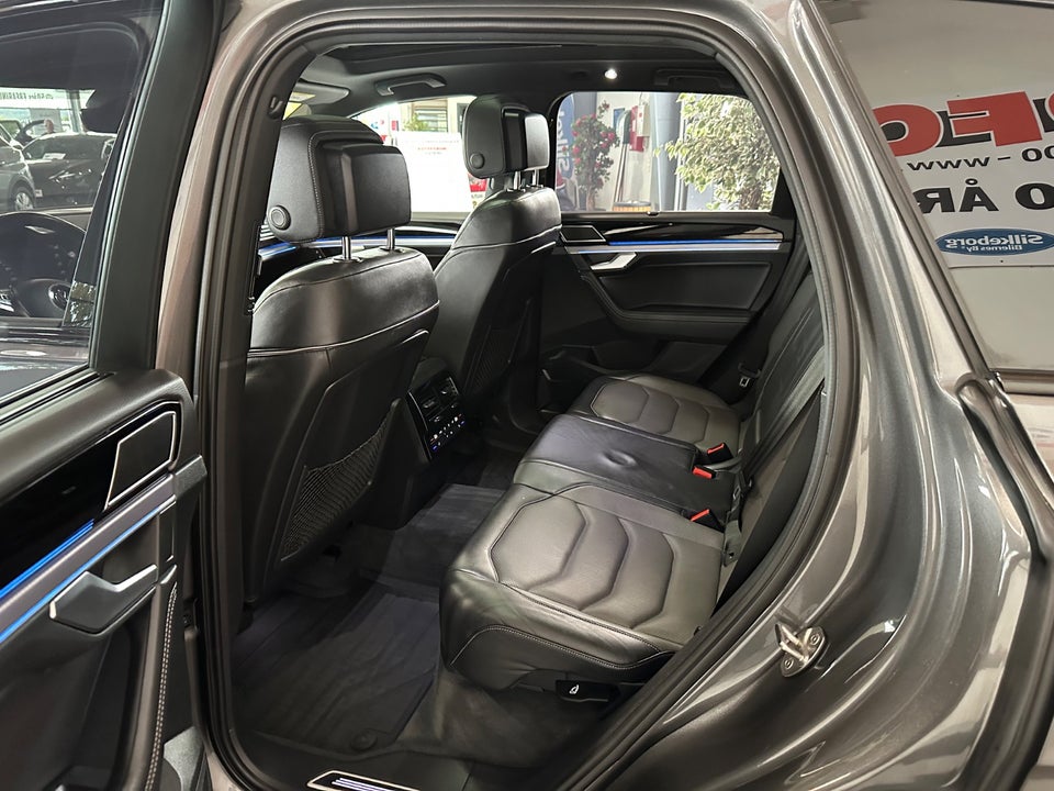 VW Touareg 3,0 TDi 286 R-line aut. 4Motion 5d